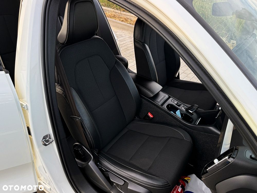 Volvo XC 40 D3 Momentum Pro - 25