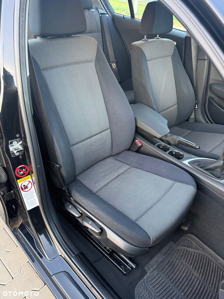 BMW Seria 1 120d DPF - 17