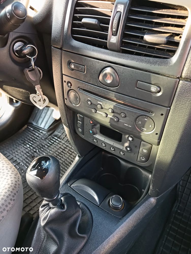 Renault Clio 1.2 16V Alize - 6