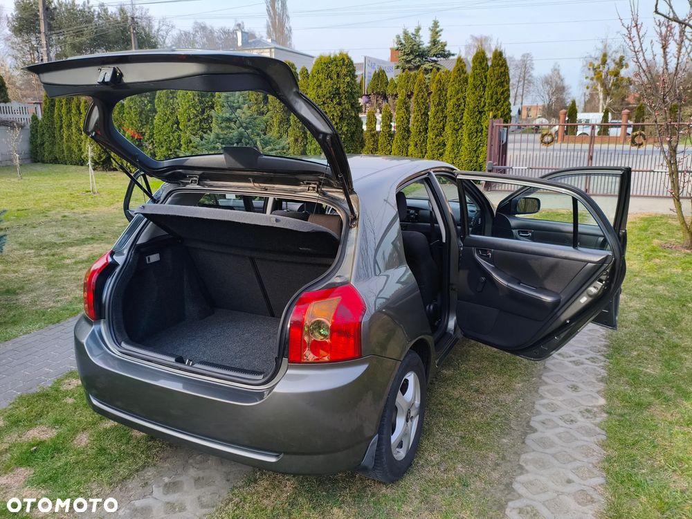 Toyota Corolla 1.4 D-4D Luna - 29