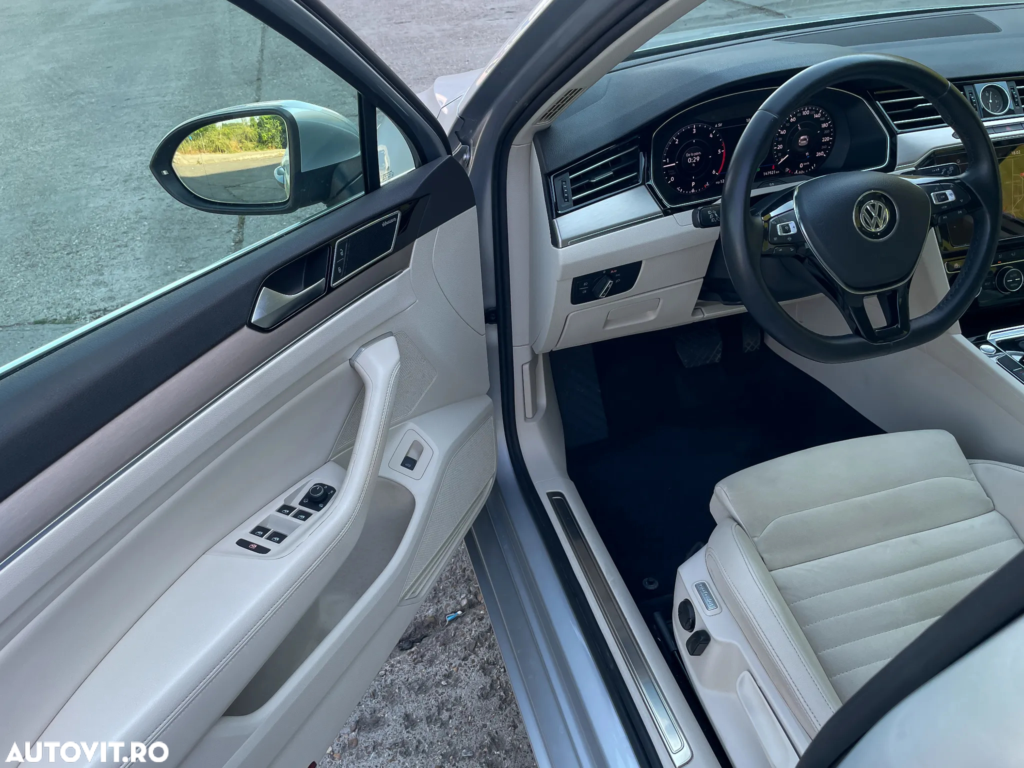 Volkswagen Passat Variant 2.0 TDI DSG Highline - 10