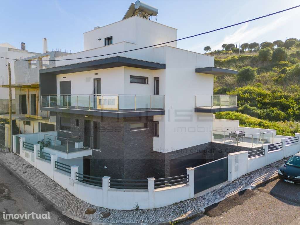 Moradia T4+1 moderna em Vale Grande, Odivelas - Grande imagem: 2/49