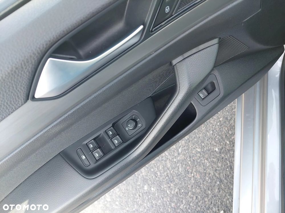 Volkswagen Passat 1.5 TSI EVO Trendline - 10