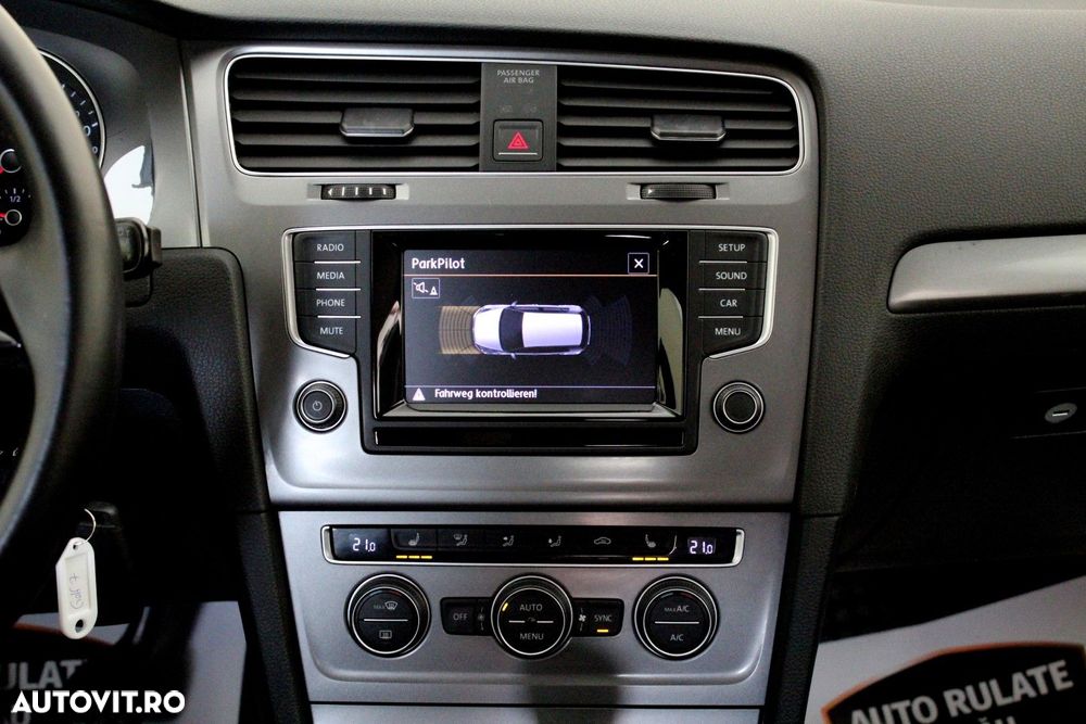 Volkswagen Golf - 14