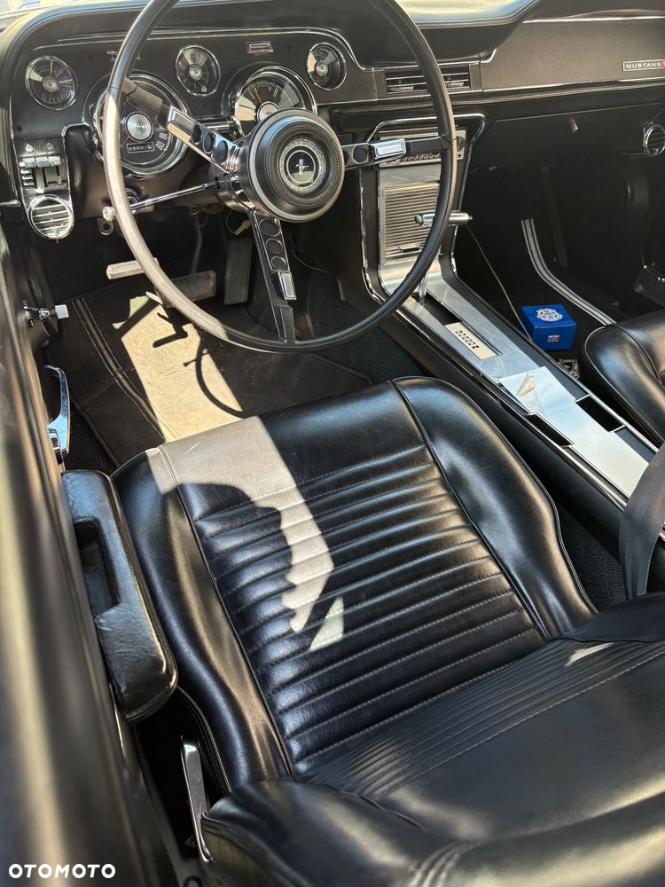 Ford Mustang - 7