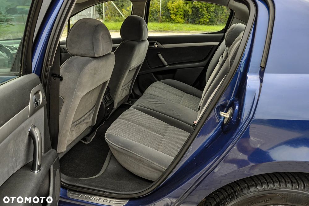 Peugeot 407 - 8