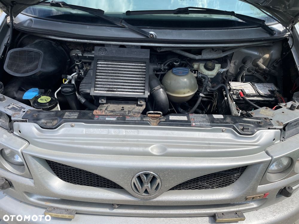 Volkswagen Multivan - 33