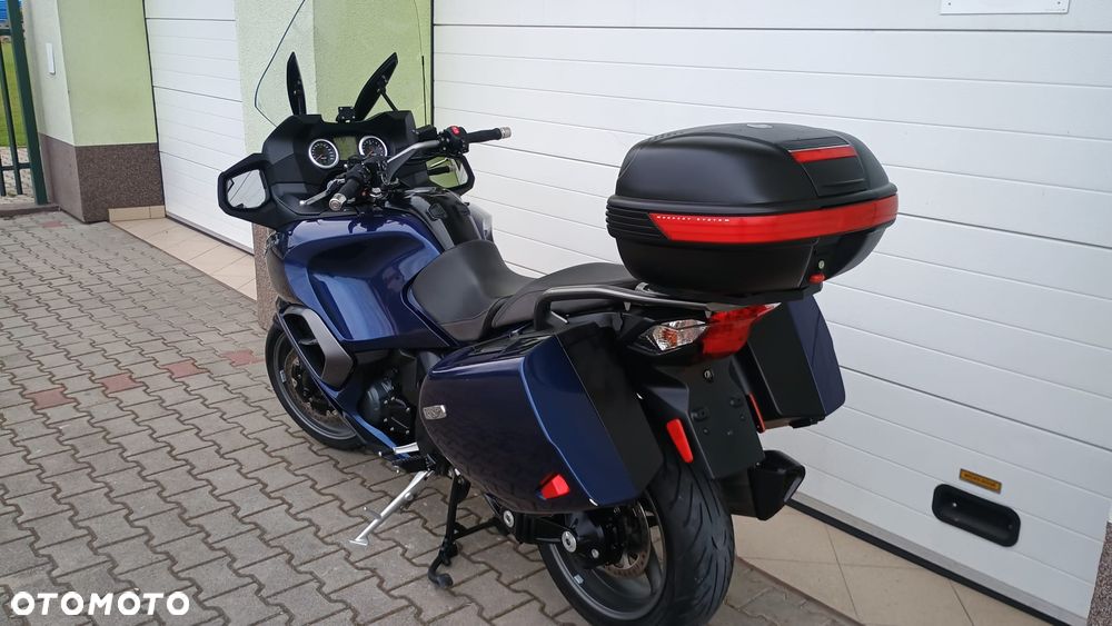 Triumph Trophy - 2