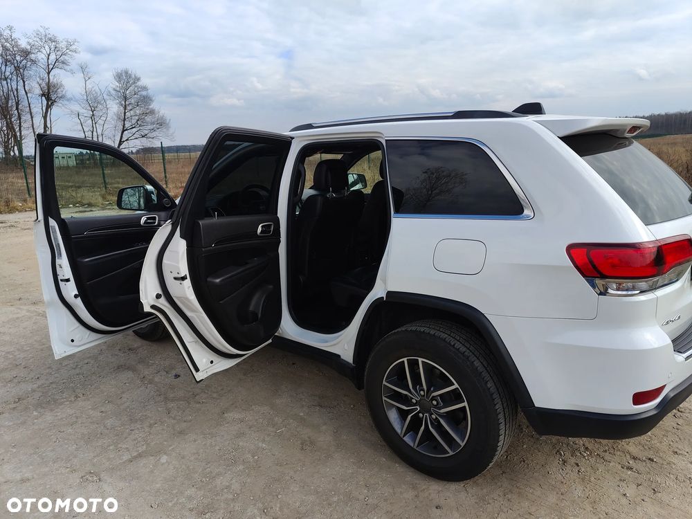 Jeep Grand Cherokee - 18