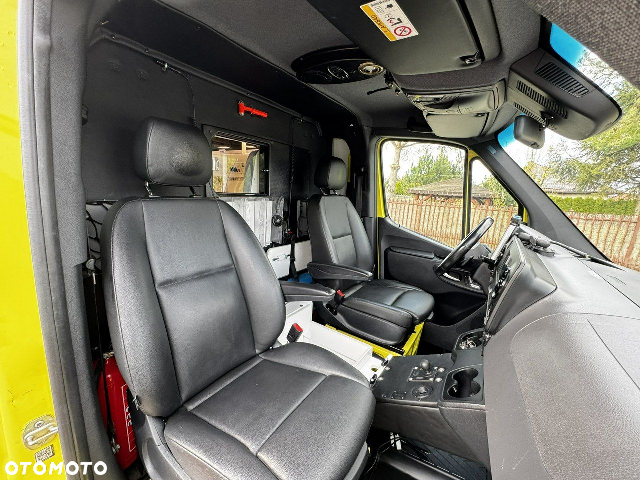 Mercedes-Benz Sprinter - 22