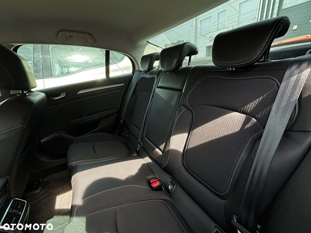 Renault Megane 1.3 TCe FAP Techno EDC - 14