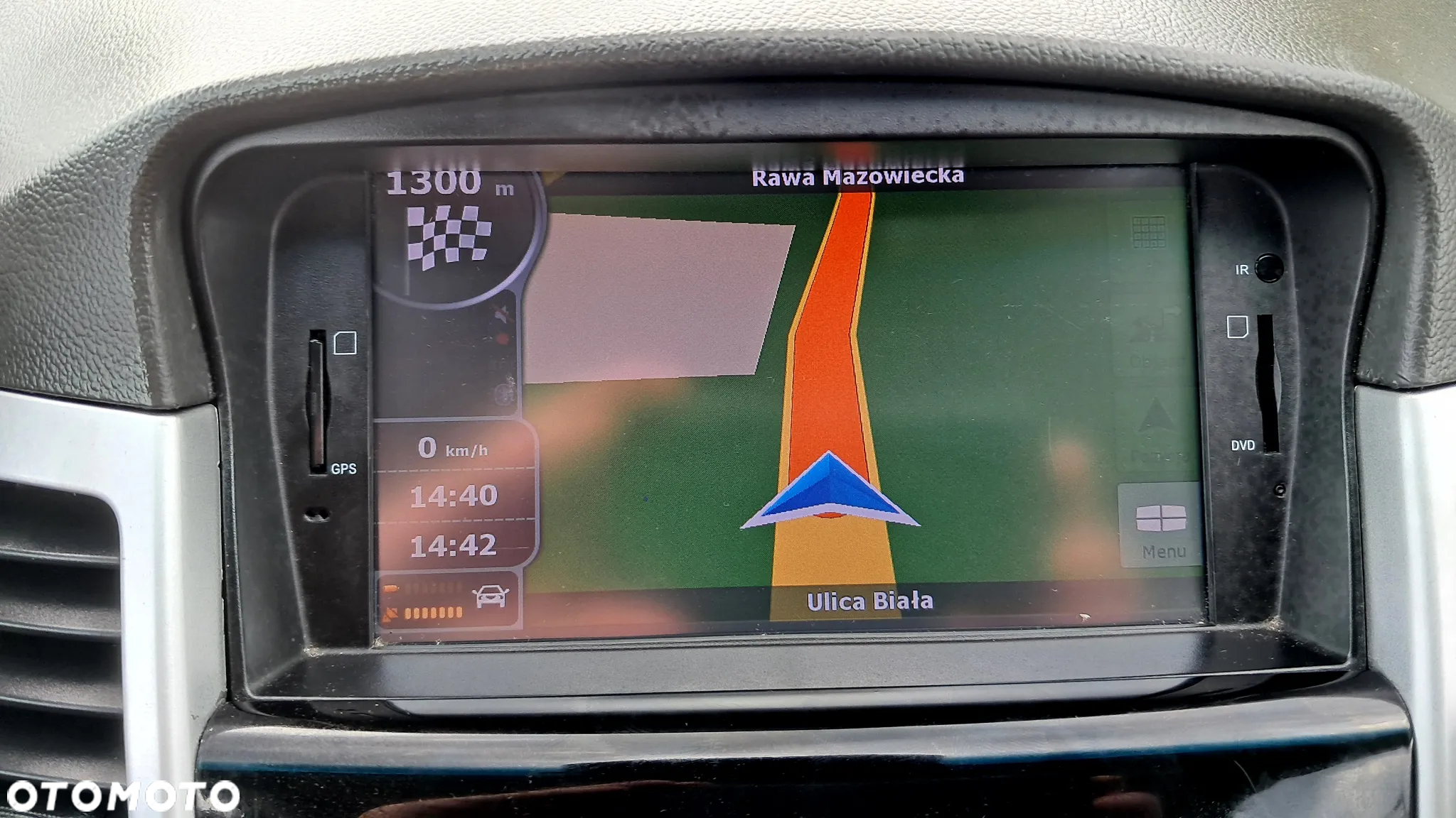 Chevrolet Cruze 1.6 LS - 23