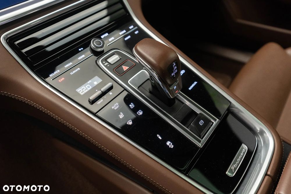 Porsche Panamera 4 E-Hybrid Platinum Edition - 22