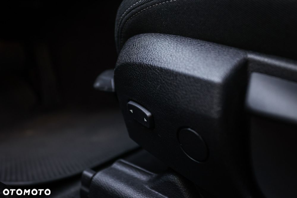 BMW Seria 3 330i Sport Line Sport - 24