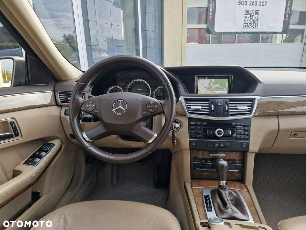 Mercedes-Benz Klasa E 250 BlueEFFICIENCY 7G-TRONIC Elegance - 17