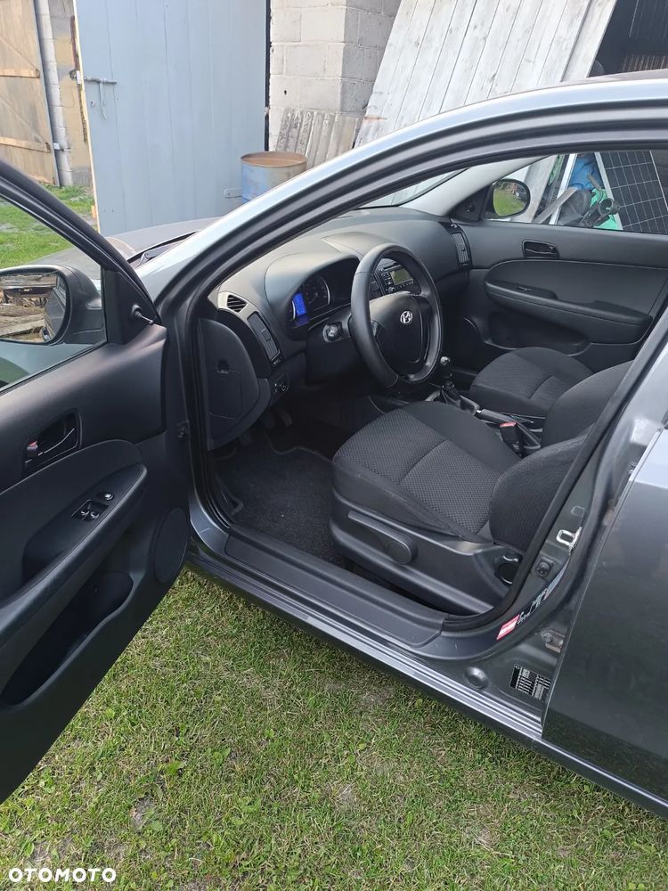 Hyundai i30 1.4 Base - 11