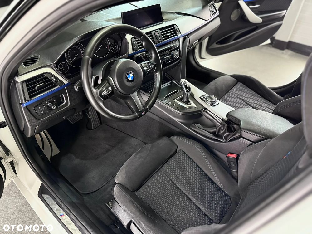 BMW Seria 3 320d M Sport - 16
