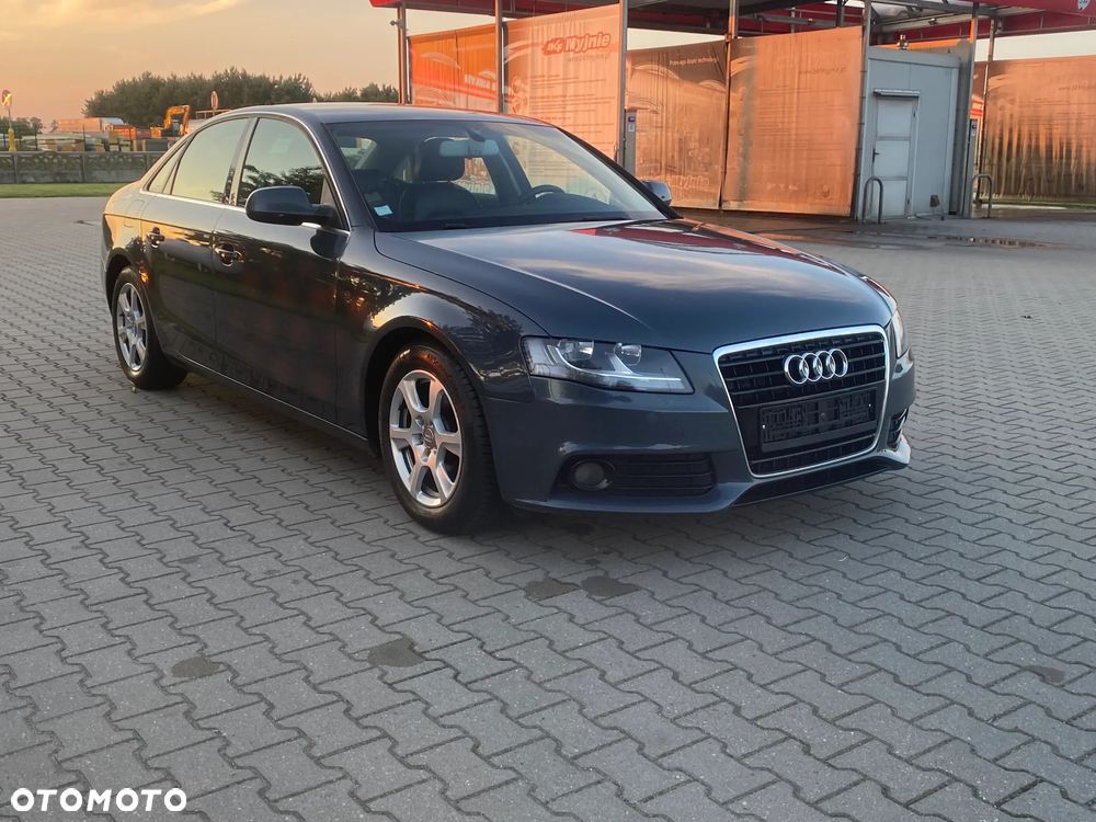 Audi A4 Limousine - 11