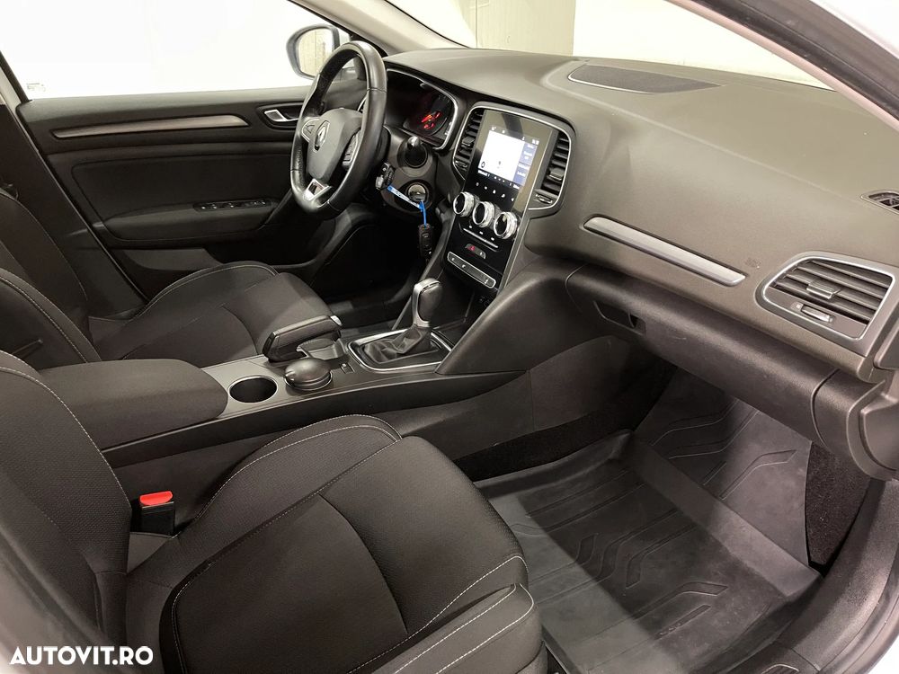 Renault Megane TCe EDC Zen - 10