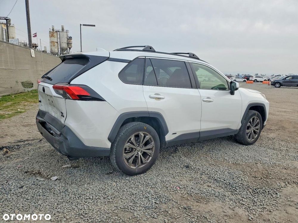 Toyota RAV4 - 4