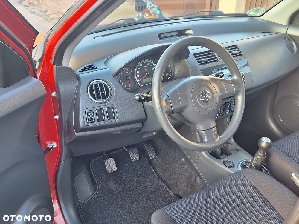 Suzuki Swift 1.3 Club dance - 13