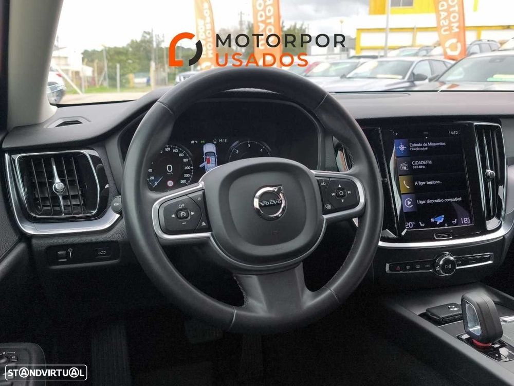 Volvo V60 2.0 B4 Momentum Geartronic - 12