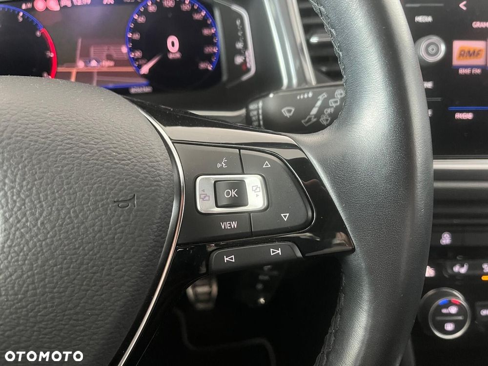 Volkswagen T-Roc - 22