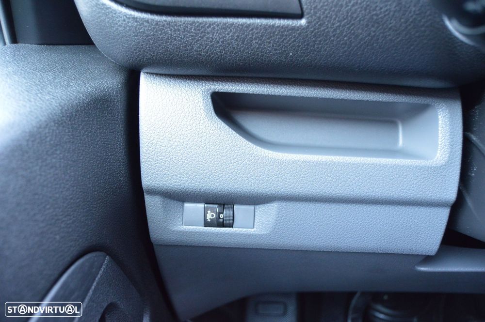 Peugeot Expert 2.0 BlueHDi L2H1 Semi-Vidrado - 33