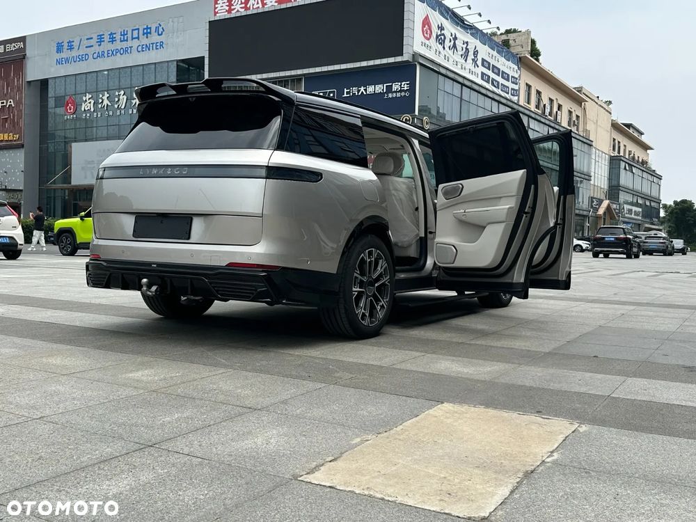 Lynk & Co 900 - 23