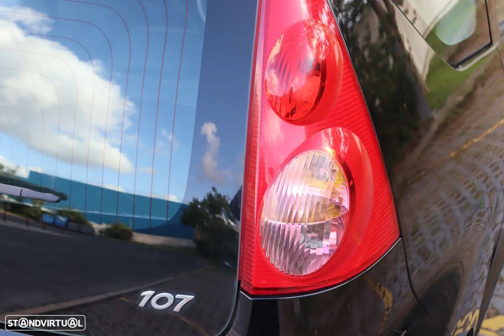 Peugeot 107 1.0 Trendy - 32