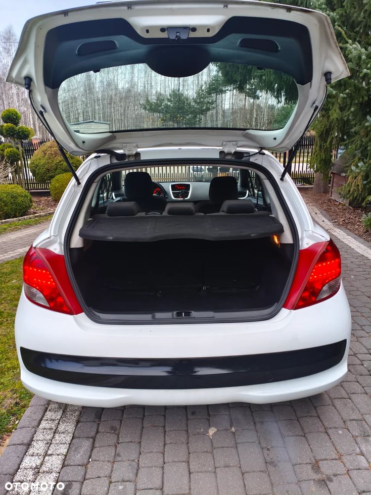 Peugeot 207 1.4 HDi Presence - 8