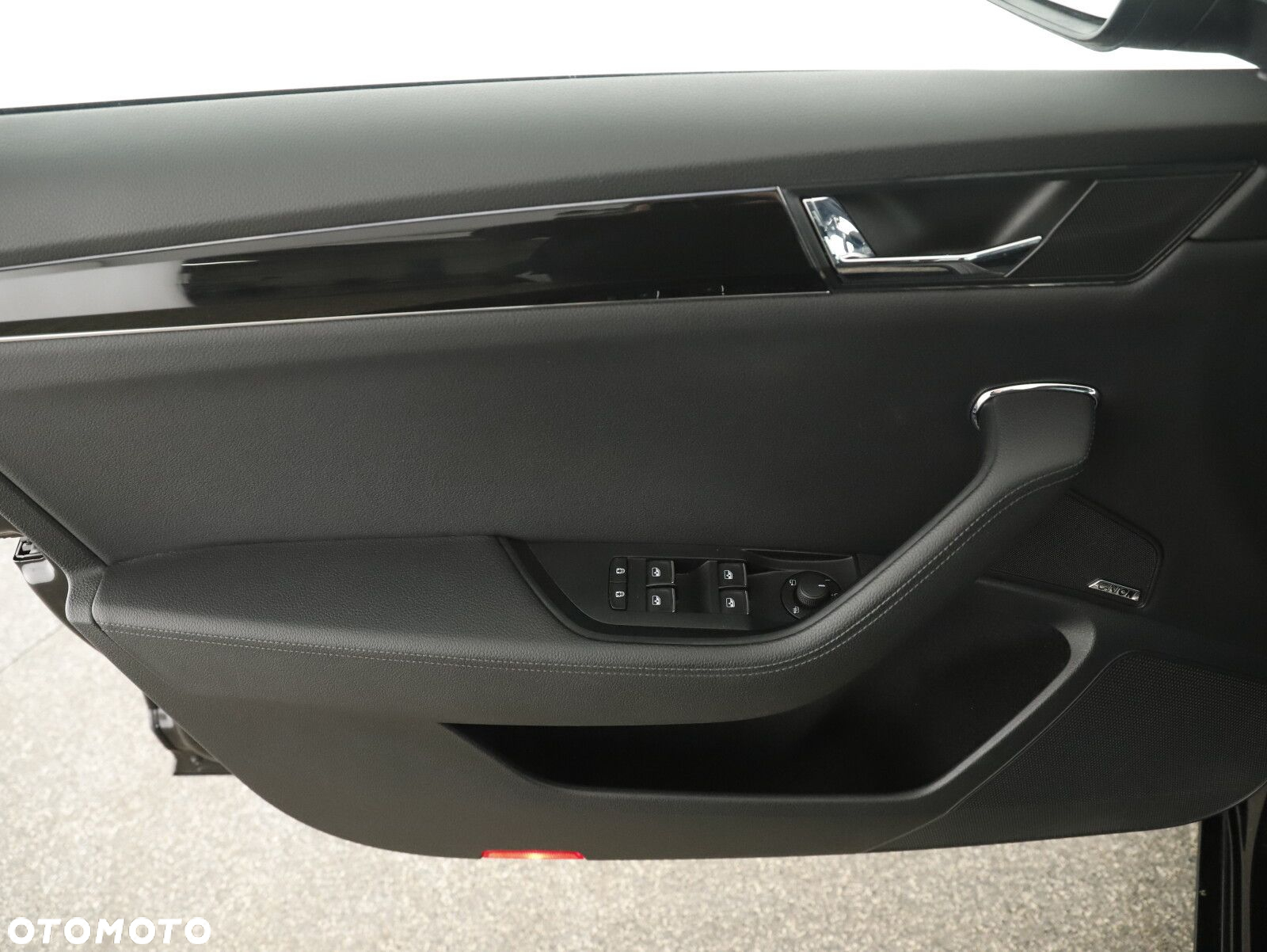 Skoda Superb 2.0 TDI SCR L&K DSG - 10