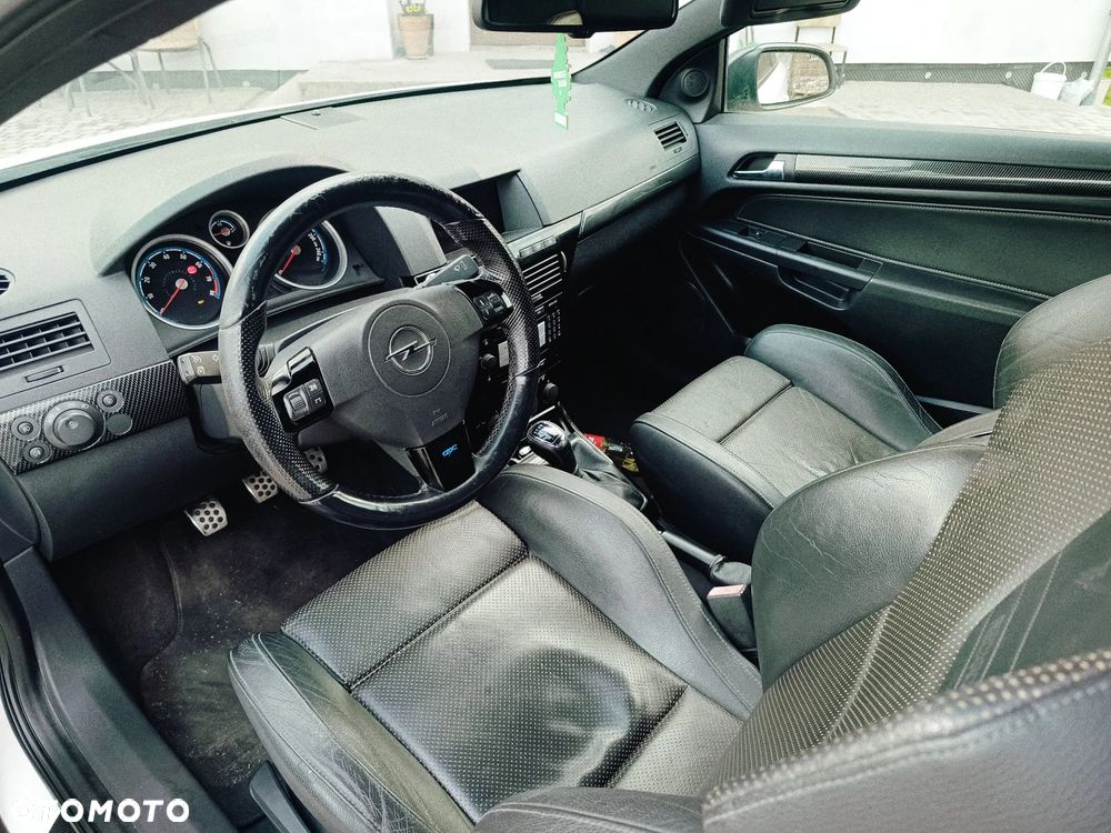 Opel Astra OPC Nürburgring Edition - 9