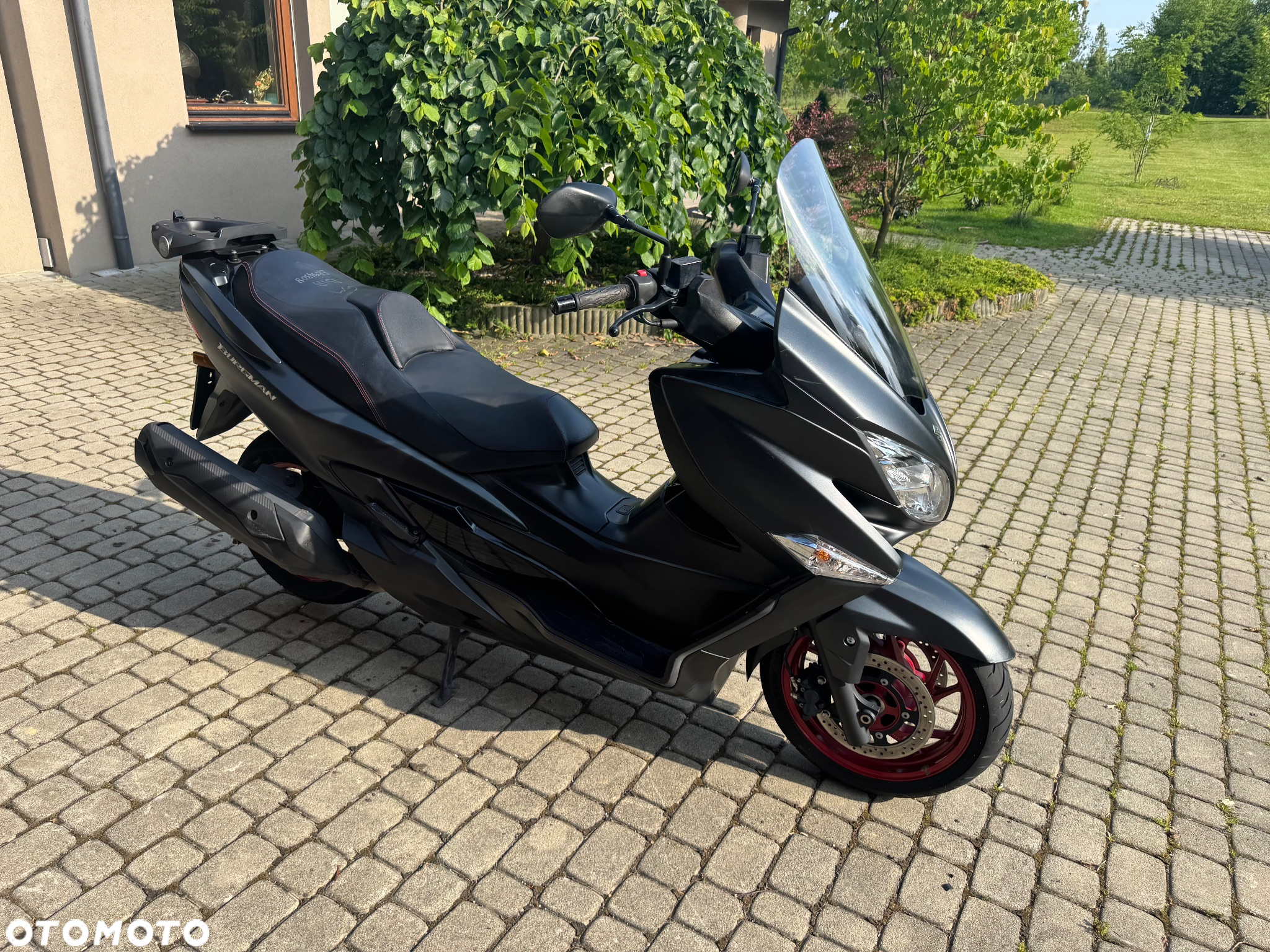 Suzuki Burgman - 5