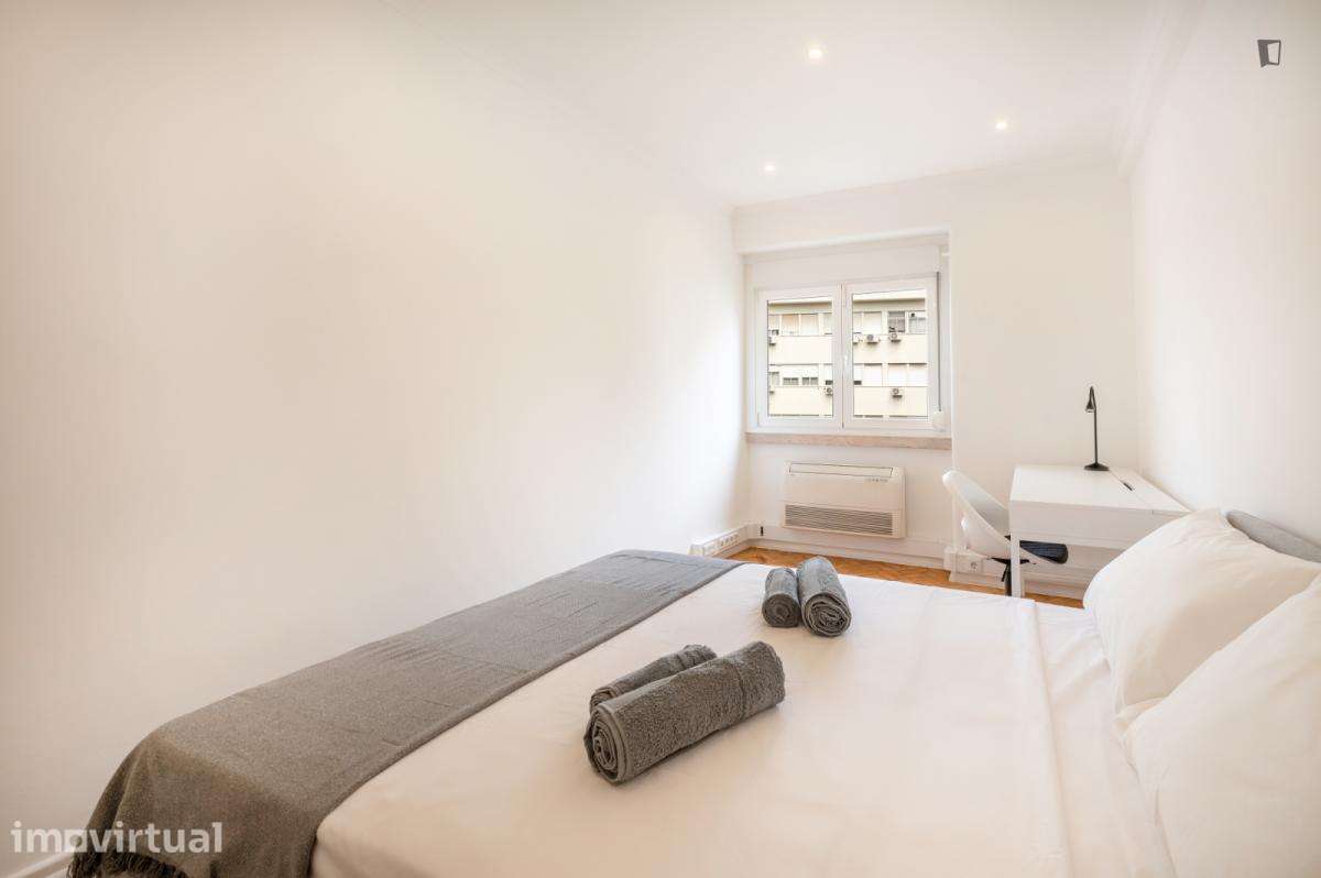Quarto - localizado em Alameda Lisbon - Grande imagem: 2/21