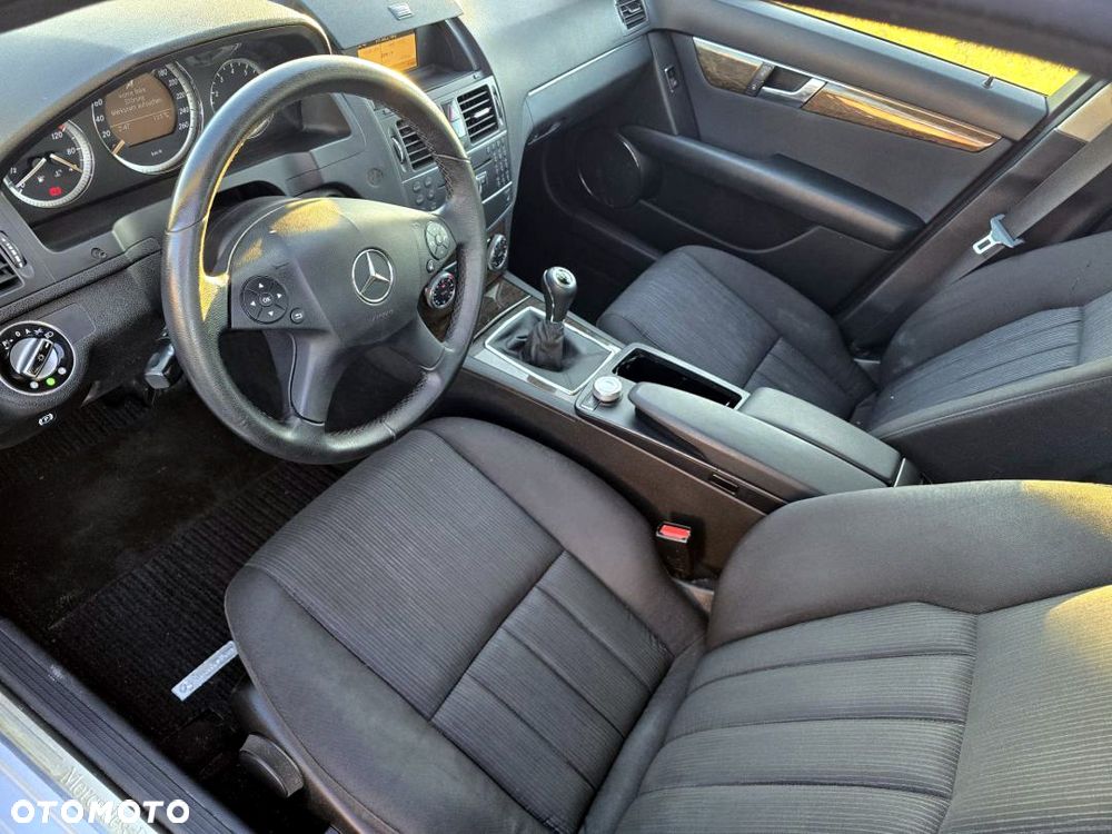 Mercedes-Benz Klasa C 180 Kompressor Avantgarde - 17