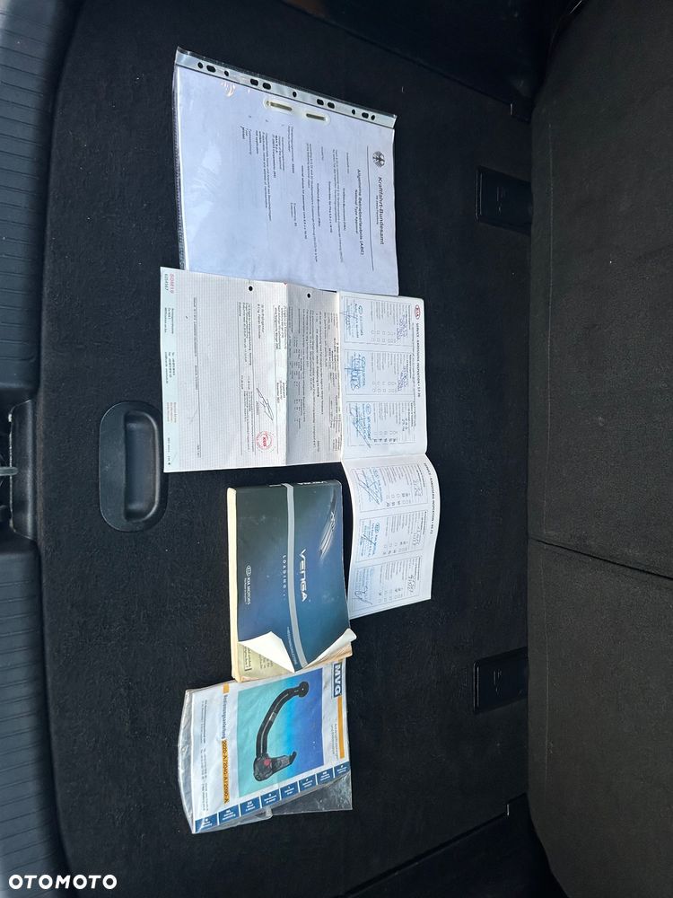 Kia Venga 1.6 CRDi 128 Business Line - 30