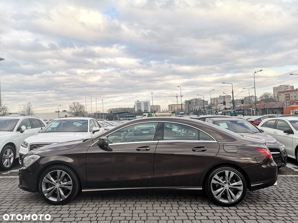 Mercedes-Benz CLA 180 d 7G-DCT Urban - 6