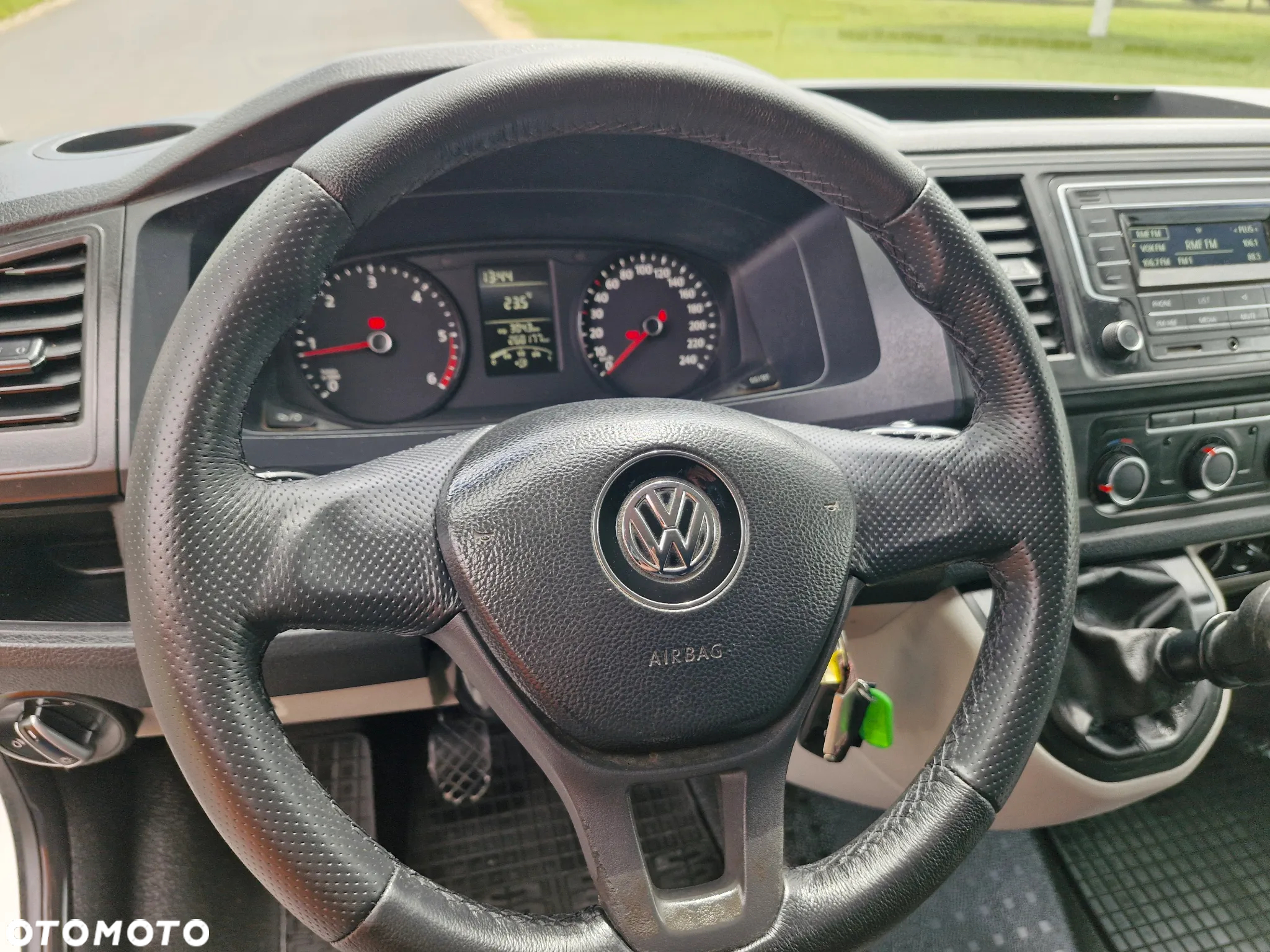 Volkswagen Transporter T6 TDI L2H1 - 11