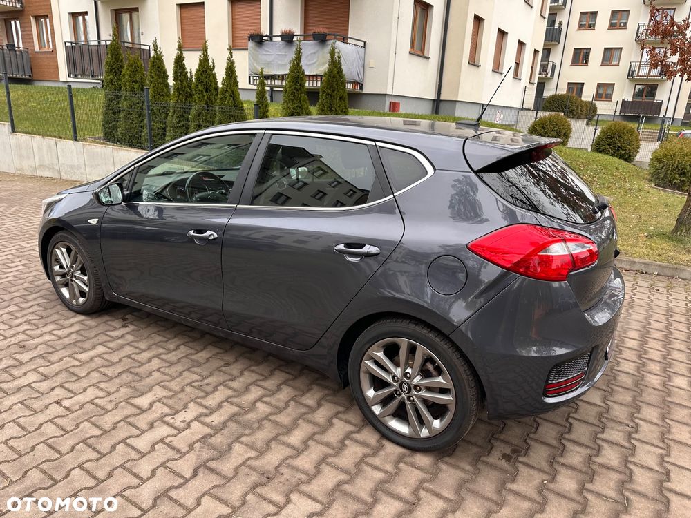 Kia Ceed - 10