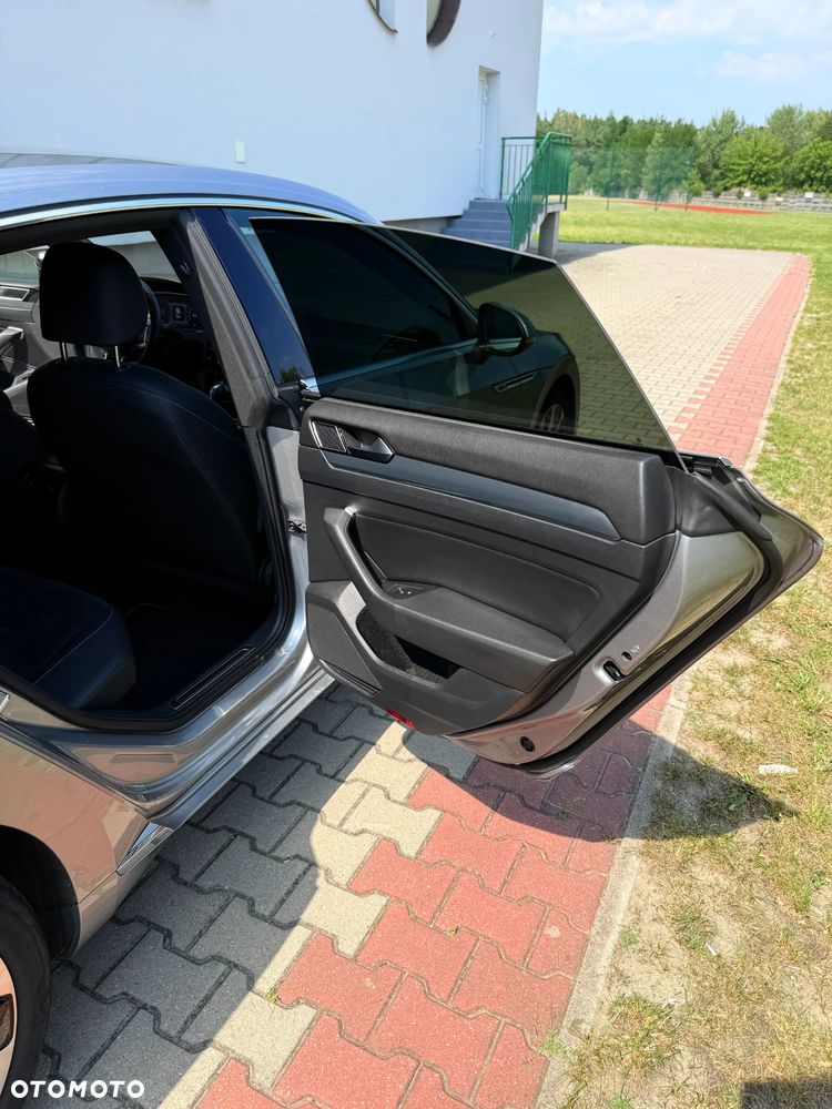 Volkswagen Arteon 2.0 TDI SCR R-Line DSG - 22