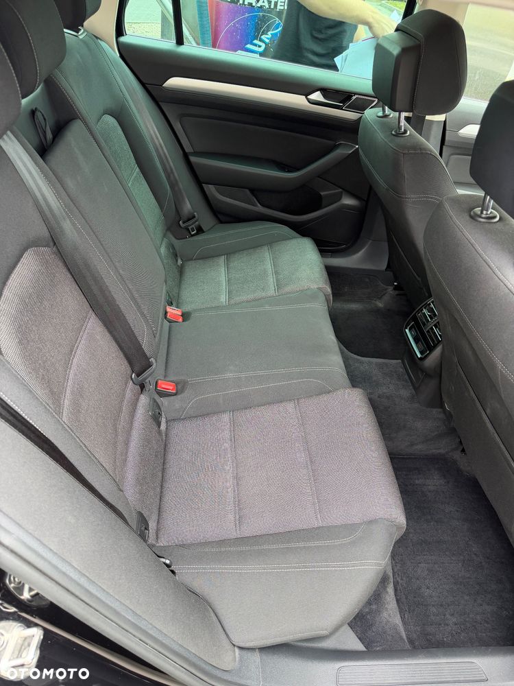 Volkswagen Passat 2.0 TDI (BlueMotion Technology) DSG Comfortline - 19