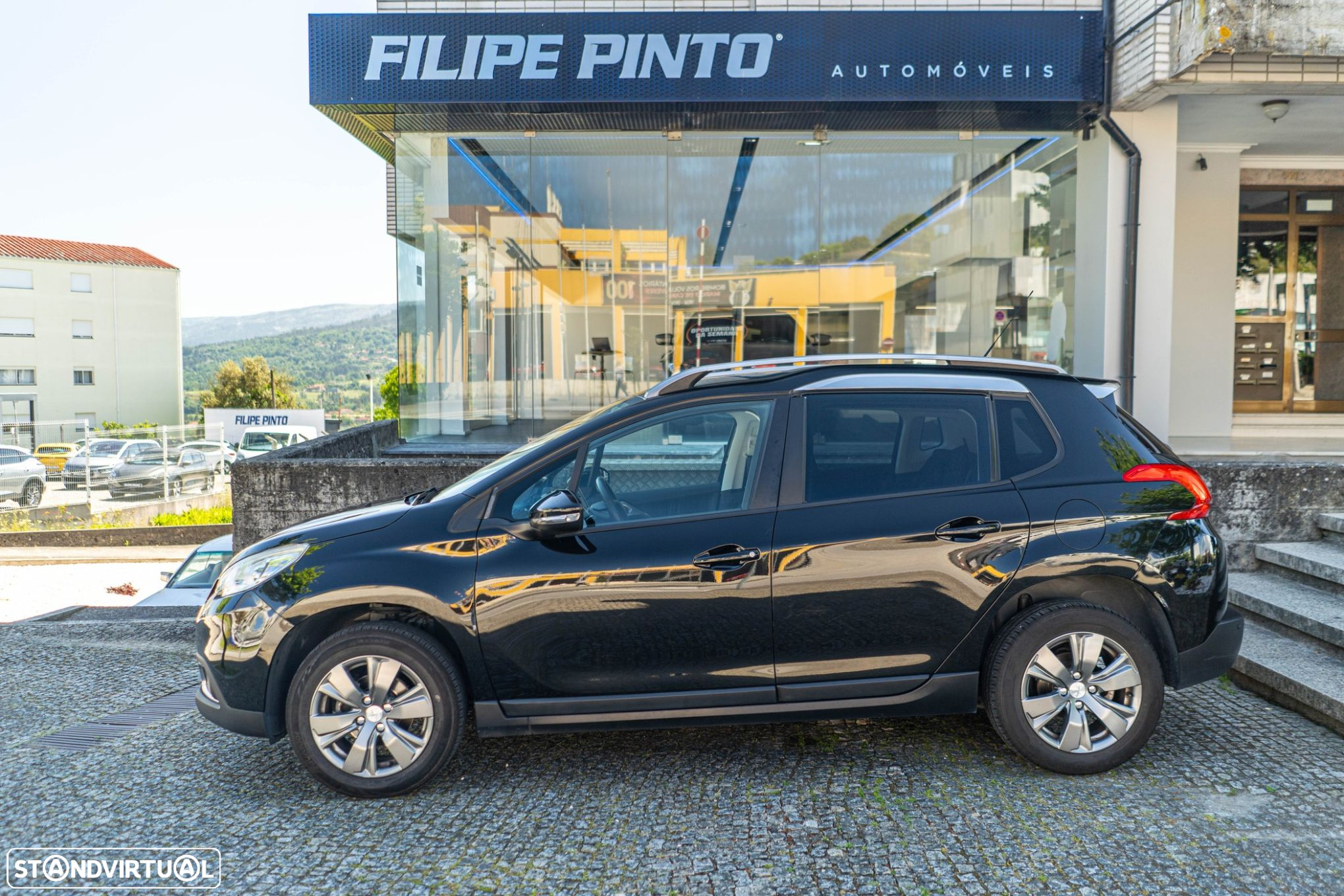 Peugeot 2008 1.2 PureTech Style - 3