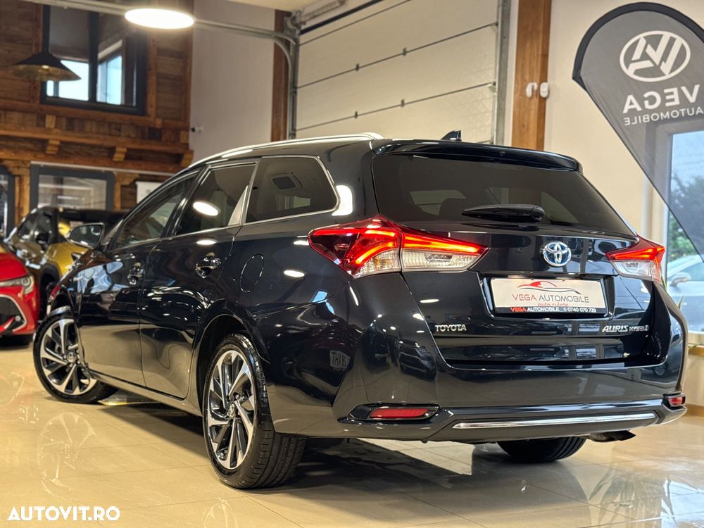 Toyota Auris 1.8 VVT-i Automatik Team Deutschland - 4