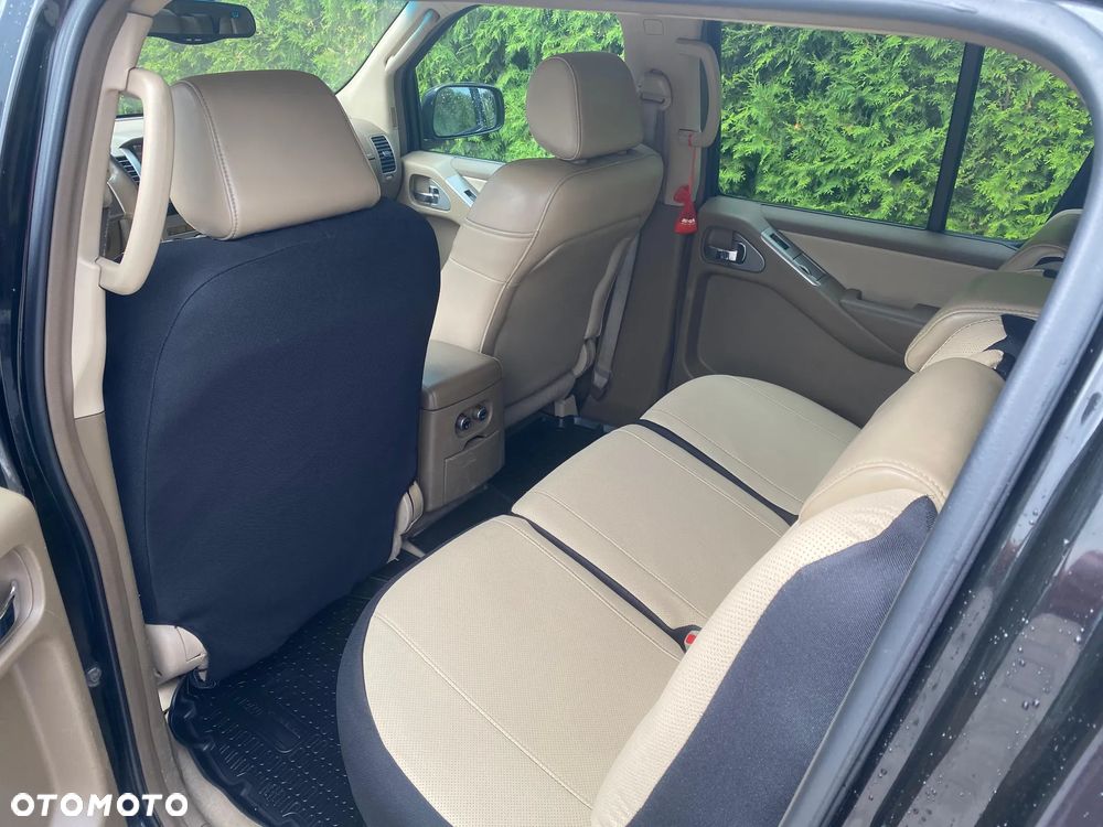 Nissan Pathfinder 2.5 DCi Elegance / LE - 23