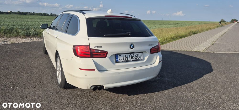 BMW Seria 5 525d xDrive - 29