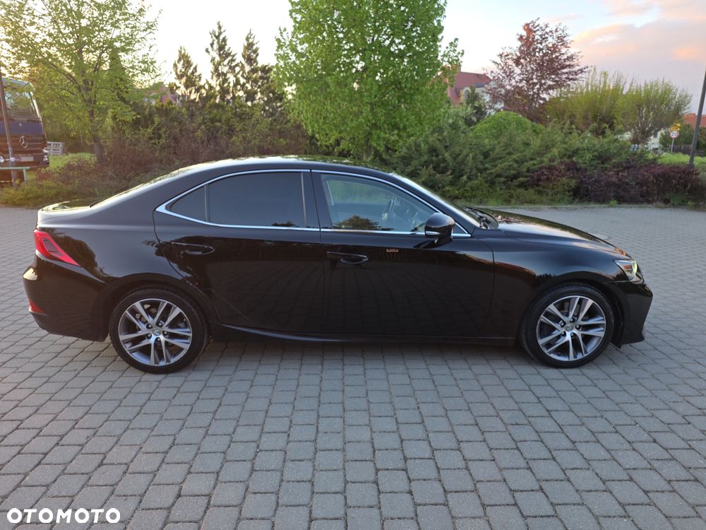 Lexus IS 200t Elite - 7