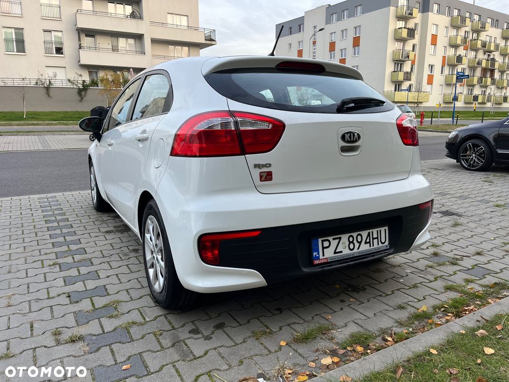 Kia Rio 1.2 L - 15