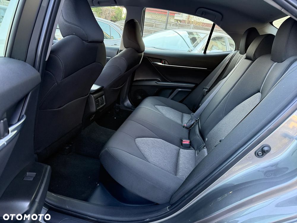 Toyota Camry 2.5 Hybrid Comfort CVT - 12