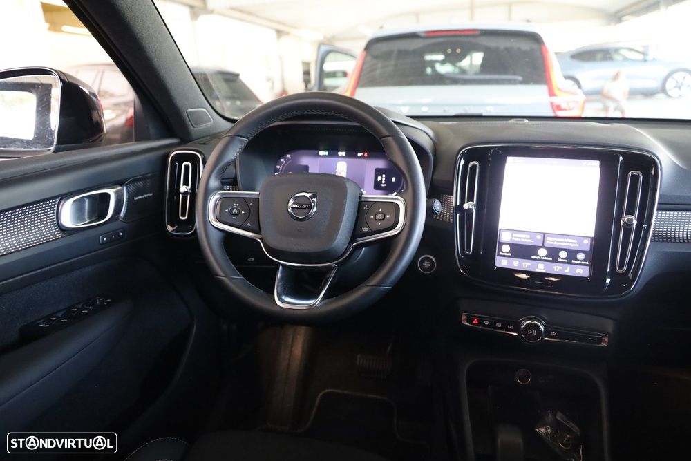 Volvo XC 40 2.0 B3 Plus Dark - 15